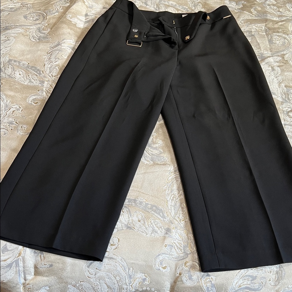 Women’s Black wide leg capris Pants